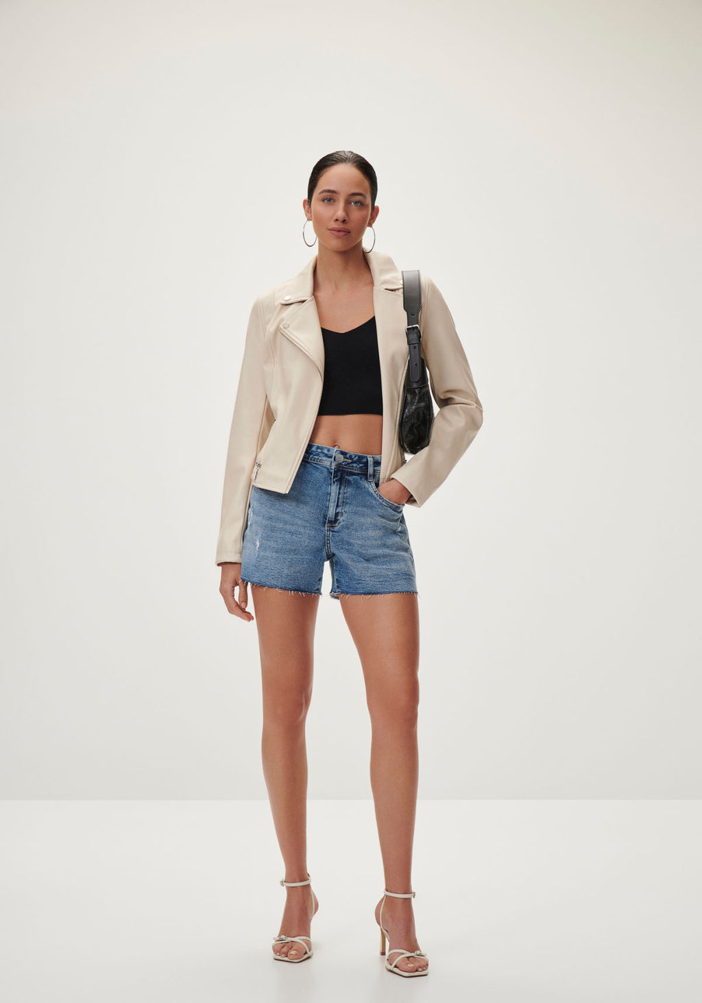 Shorts Jeans Boyfriend com Bordado Lez A Lez Feminino 7979L