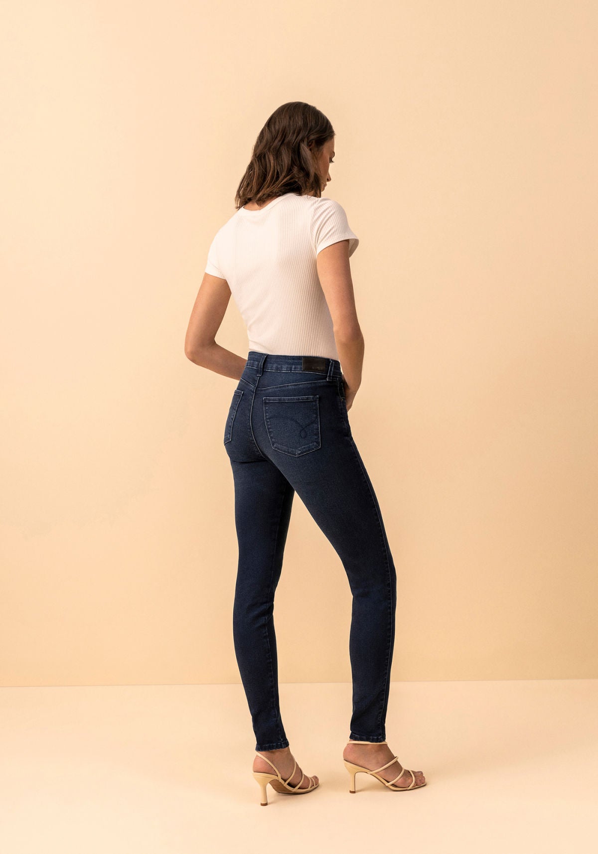 Calça Jeans Skinny Com Elastano E Cintura Alta