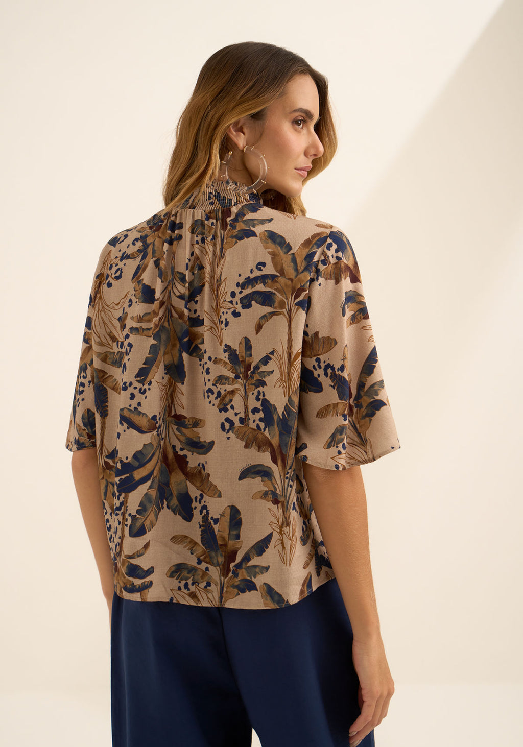 Blusa De Mangas Amplas Com Gola Lez A Lez Feminino 9497E