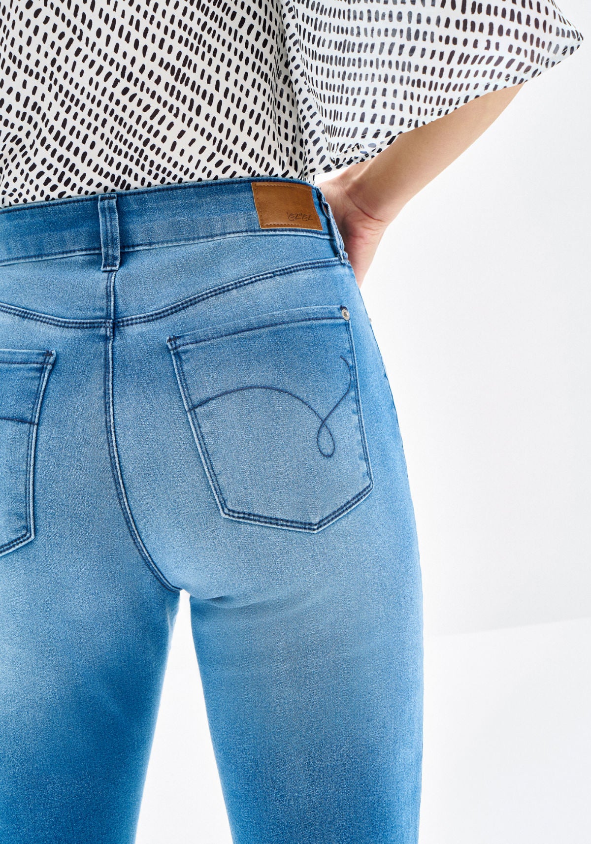 Calça Jeans Mom Cintura Alta Lez A Lez Feminino 9496L