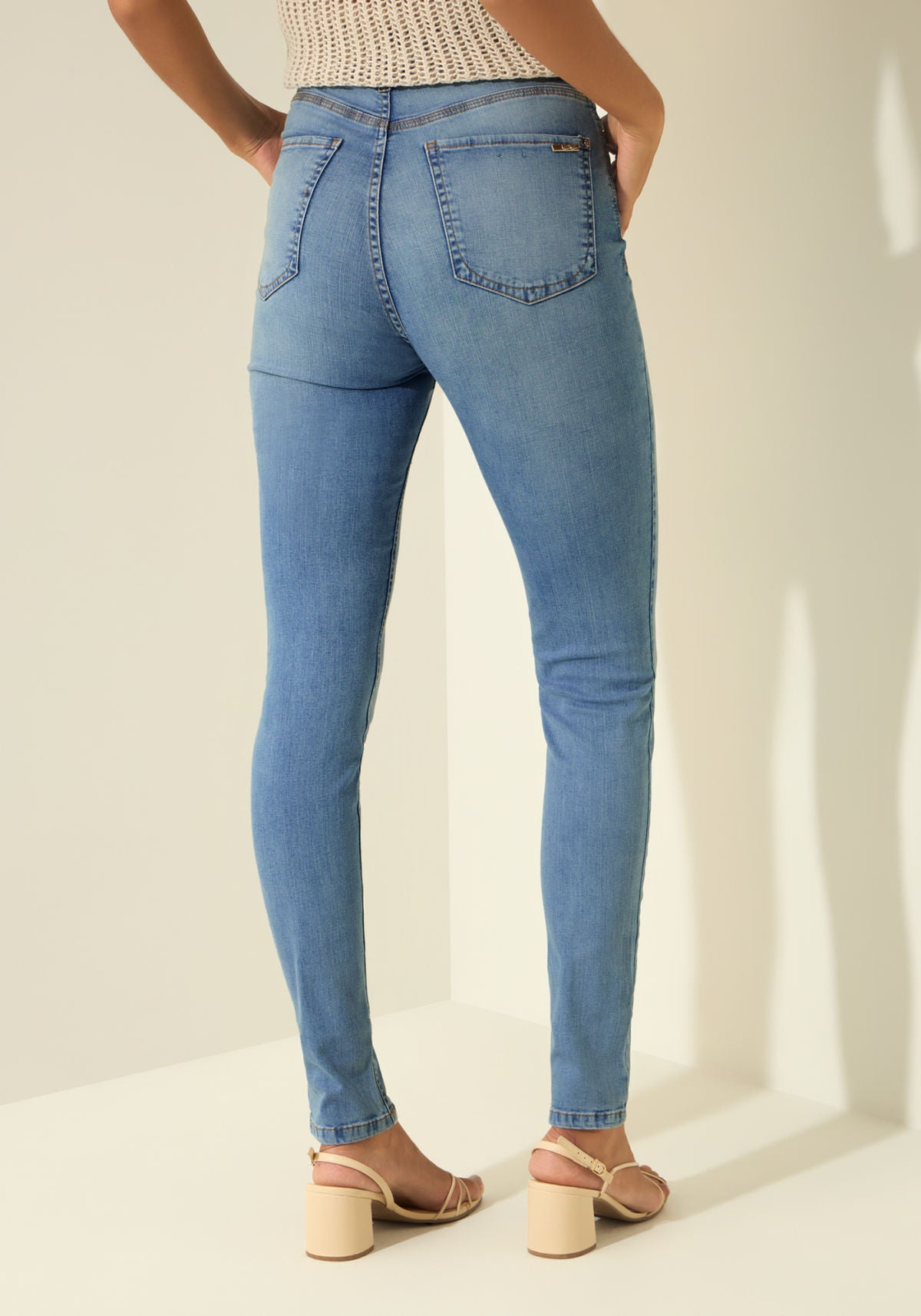 Calça Jeans Skinny Com Cintura Alta Shaping