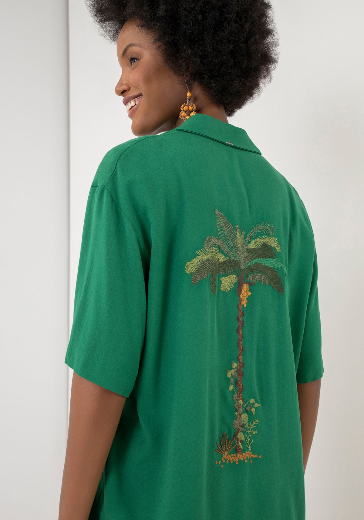 Camisa Manga Curta em Crepe Lez A Lez Feminino 7344L
