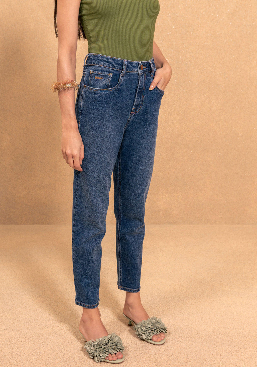 Calça Jeans Mom Comfort Com Cintura Lez A Lez Feminino 2266E