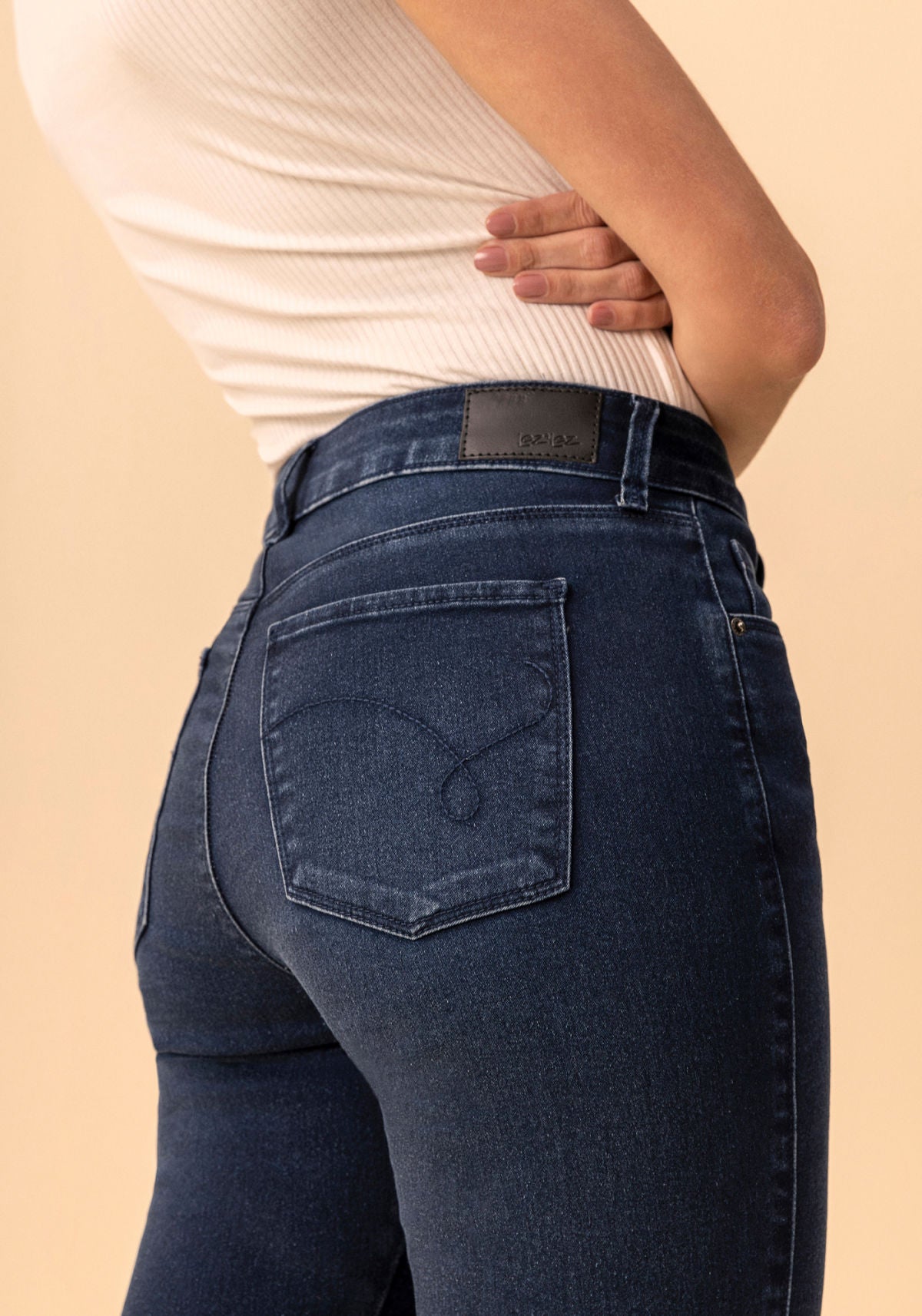 Calça Jeans Skinny Com Elastano E Cintura Alta