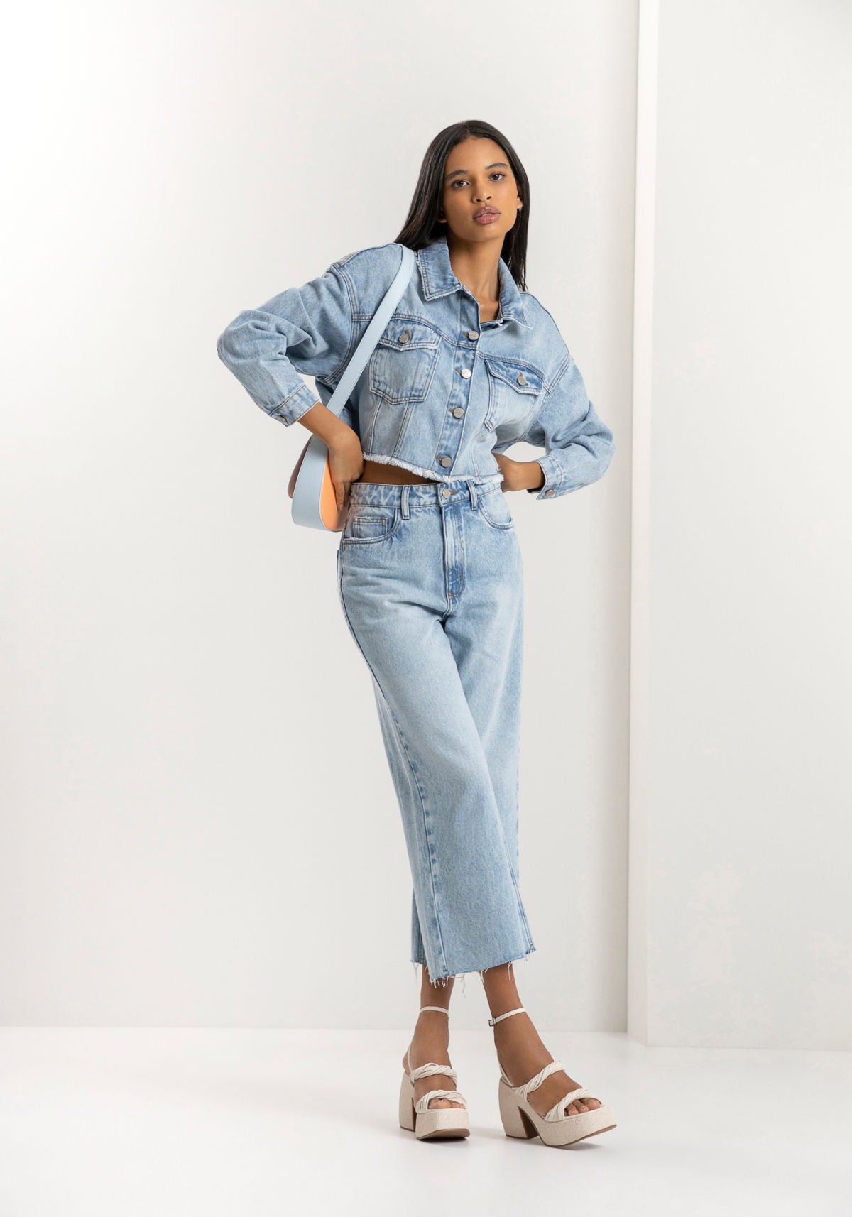 Jaqueta Jeans Cropped com Prega Lez A Lez Feminino 7178L