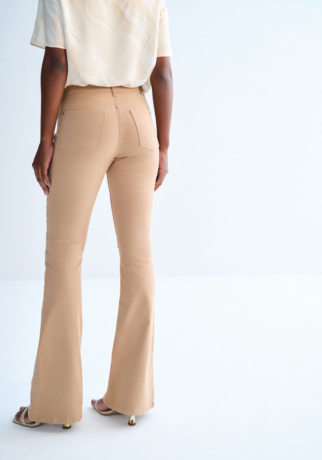 Calça Sarja Boot Cut com Cintura Lez A Lez Feminino 0002E