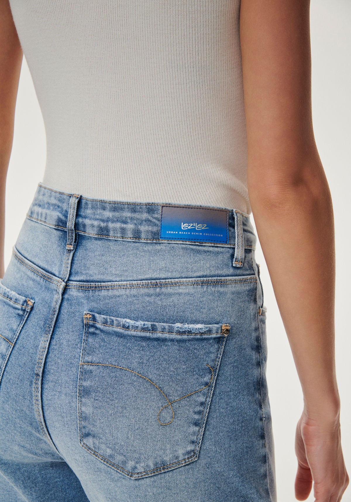 Calça Jeans Reta Cropped Lez A Lez Feminino 7995L