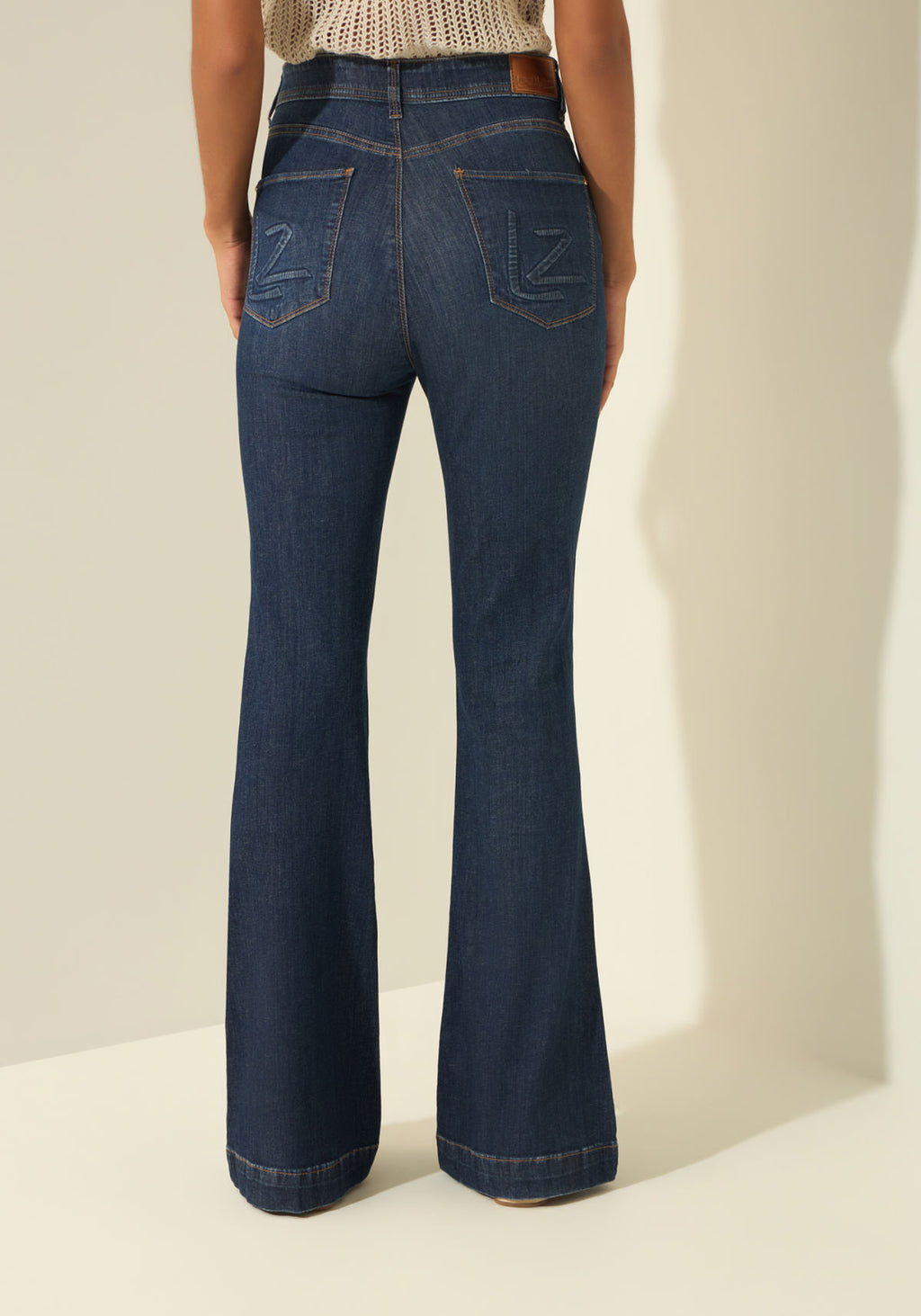 Calça Jeans Flare Boot Cut Com Cintura Alta Shaping