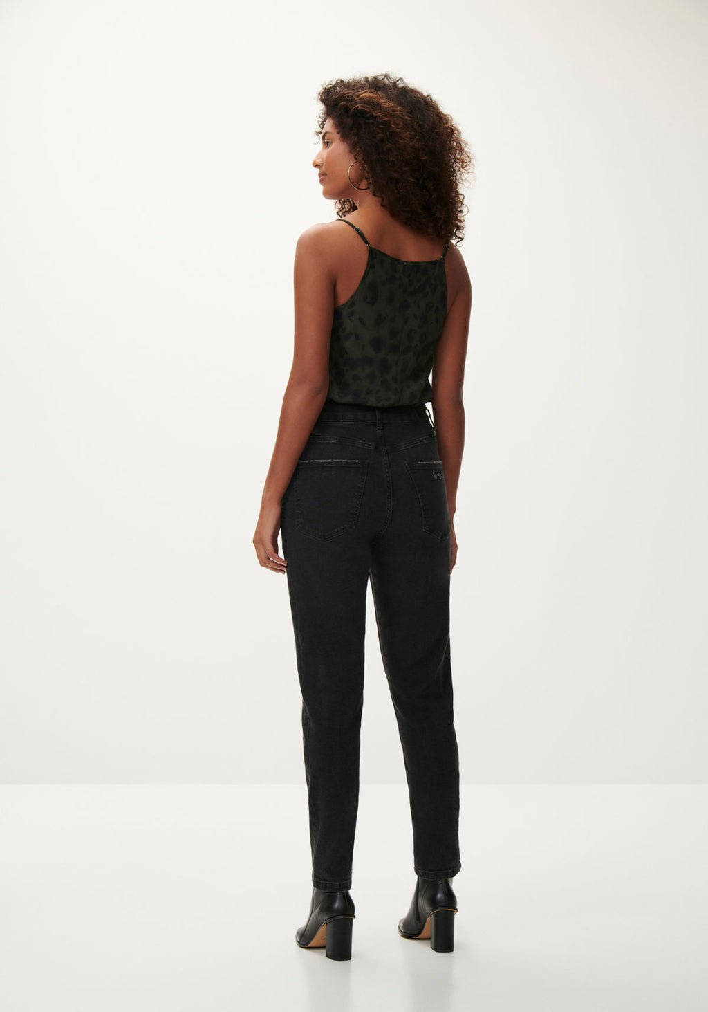 Blusa em Viscose com Decote V Lez a Lez Feminino 5006L