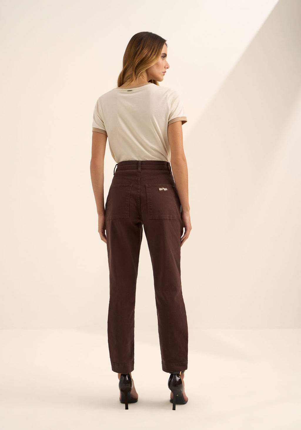 Calça Mom Em Sarja Com Cintura Alta Lez A Lez Feminino 1625E