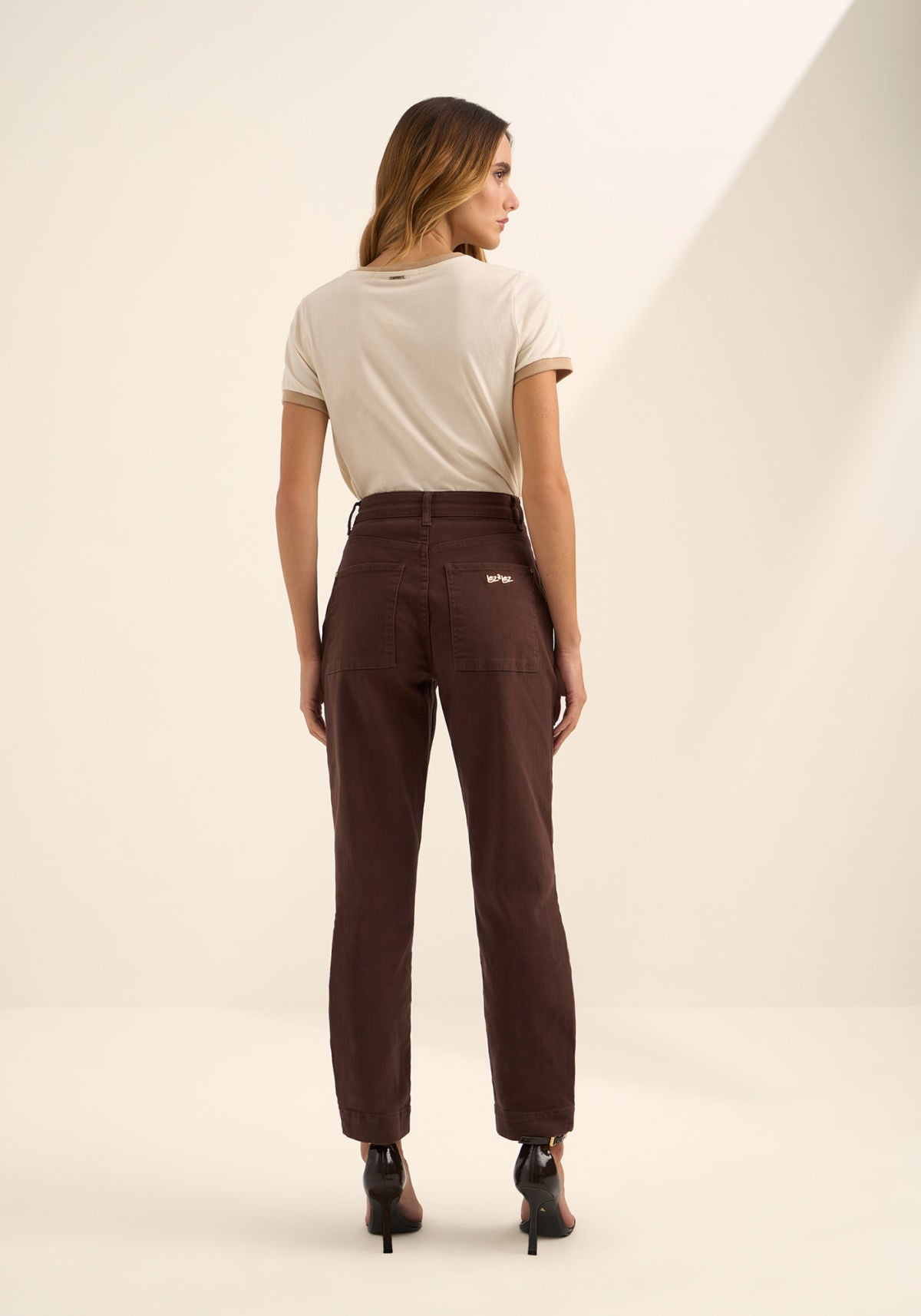Calça Mom Em Sarja Com Cintura Alta Lez A Lez Feminino 1625E